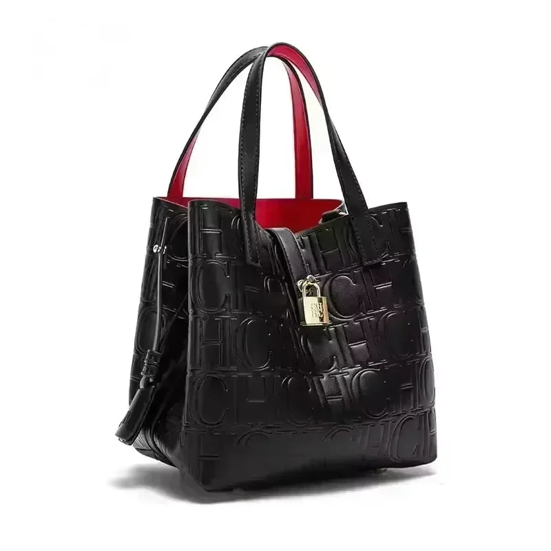 Men's bag, available in single shoulder or cross-body design, suitable for daily use during school. Made of nylon material.