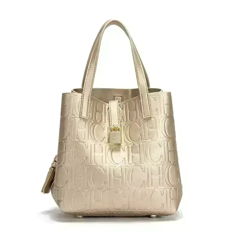 Men's bag, available in single shoulder or cross-body design, suitable for daily use during school. Made of nylon material.