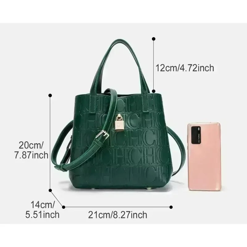 Men's bag, available in single shoulder or cross-body design, suitable for daily use during school. Made of nylon material.